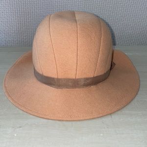100% Wool vintage Bollman hat, peach / light camel color.